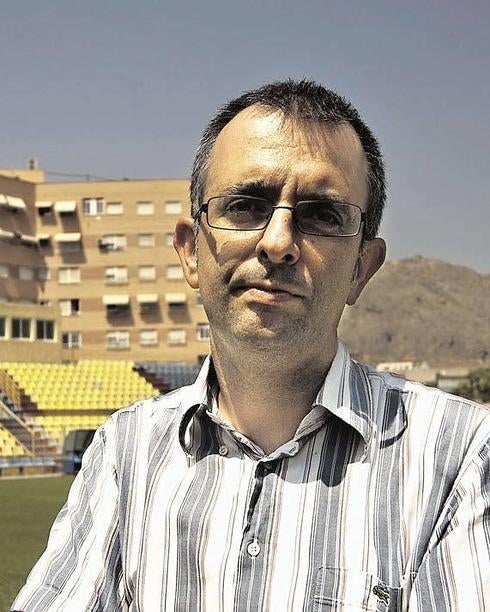 El presidente del Orihuela amenaza con irse si en 15 días no se cierra el patrocinio municipal