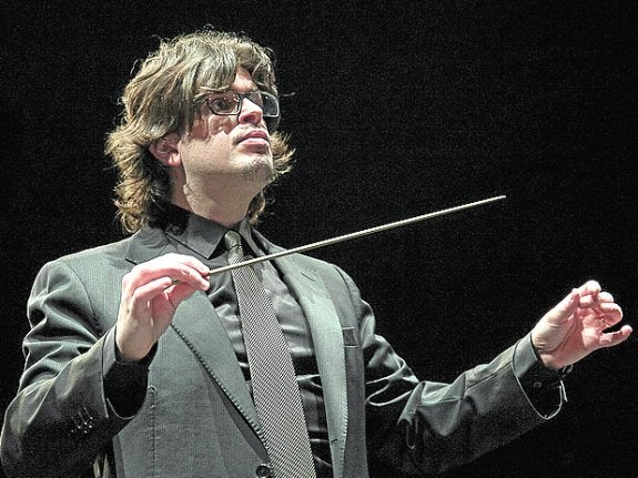 La OSRM, junto al dúo de pianistas Víctor y Luis del Valle