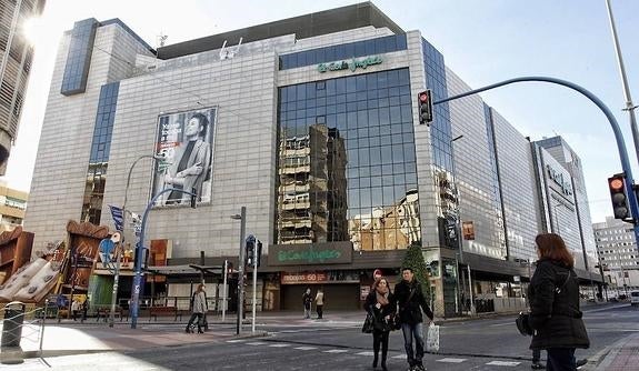 Maisonnave volverá a abrir los festivos al admitir Economía el recurso de El Corte Inglés