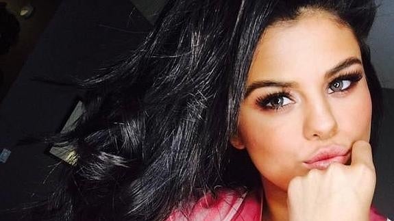 Selena Gomez podría salir con Orlando Bloom para poner celoso a Justin Bieber