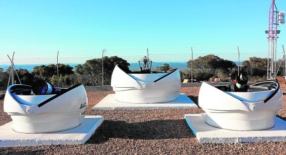 Un guardia de tráfico espacial