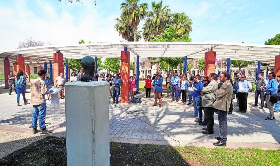 Miguel Hernández se hace universitario