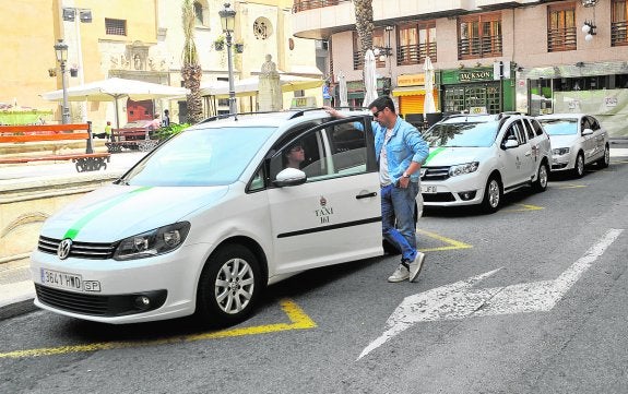 Los taxis mejorarán para hacer frente a la competencia desleal