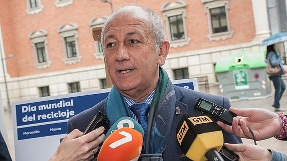 Ortiz dice que pagó el viaje de Águeda pero no aclara qué relación tenía con él