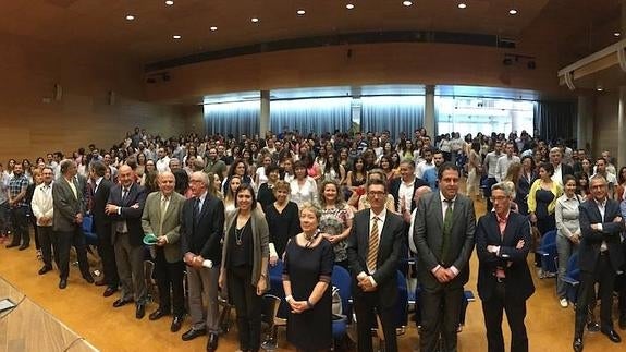 El SMS recibe a 254 nuevos MIR, la mayoría mujeres