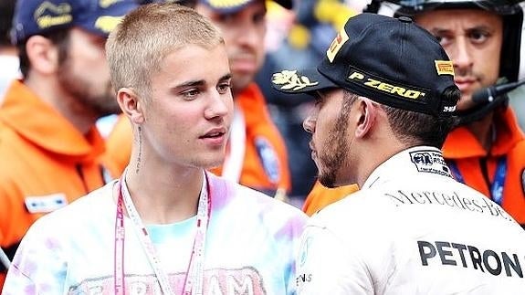 Justin Bieber y Louis Tomlinson, rivales también en la F1