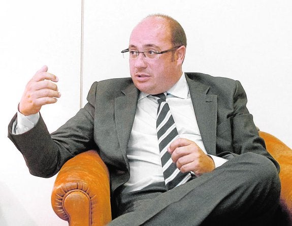 Sánchez pretendía cargar 36.800 euros de su lavado de imagen a la Comunidad