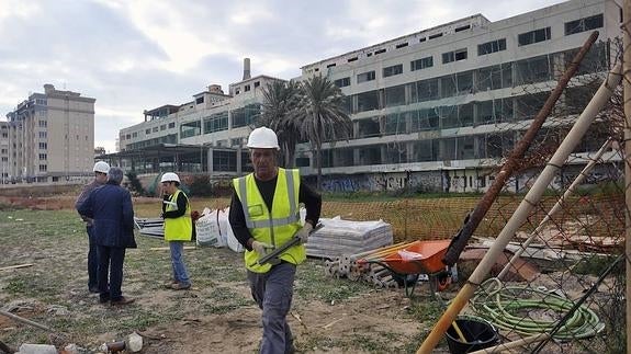 Paralizan las obras del nuevo hotel de Arenales del Sol