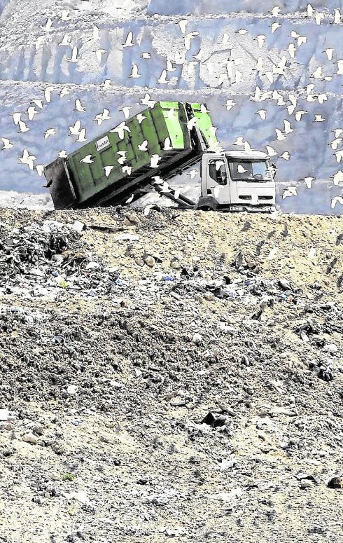 Alicante ganará 450.000 euros más con la basura de la Vega Baja al subir el precio