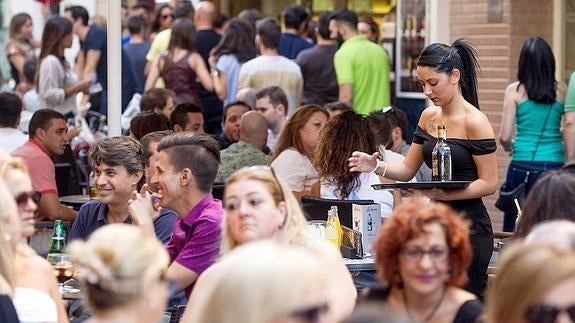 Acuerdan ampliar en 20 minutos el horario de verano para los locales de ocio