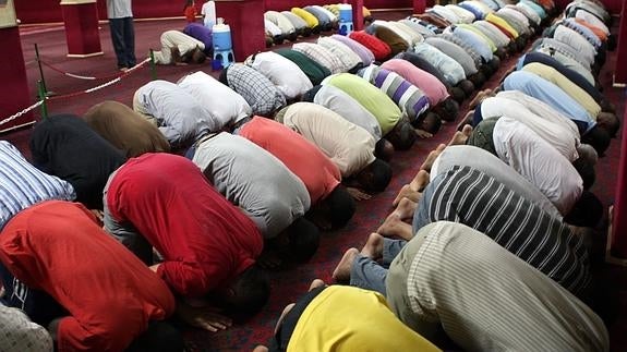 El Ramadán llama a 90.000 musulmanes de la Región