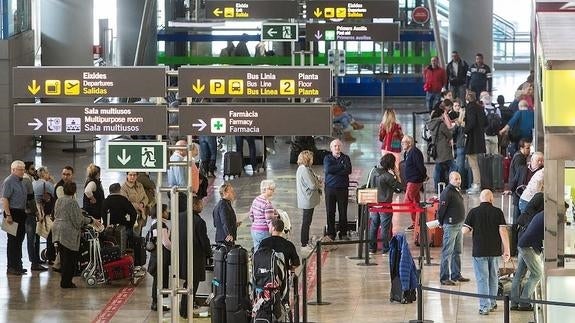 El aeropuerto de El Altet crece un 10% en abril