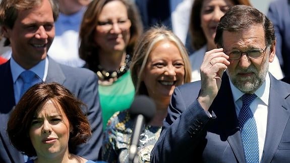 Rajoy visita Santa Pola y Torrevieja el primer día de campaña