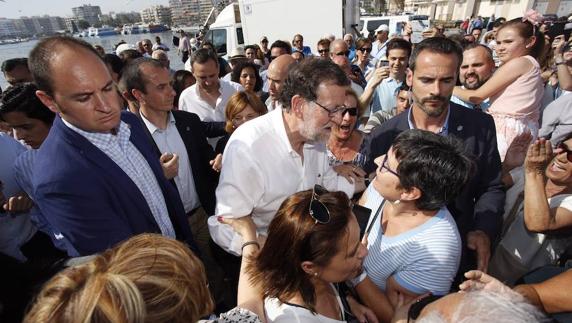 Mariano Rajoy hace campaña en Santa Pola