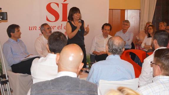 Narbona: «El PSOE regenerará el Mar Menor»