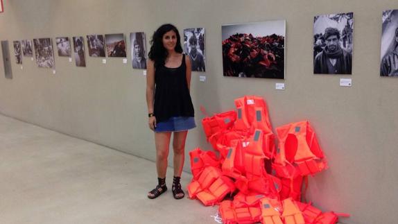 La estación del TRAM de Luceros acoge la exposición 'Sin refugio', de Samanta Aretino