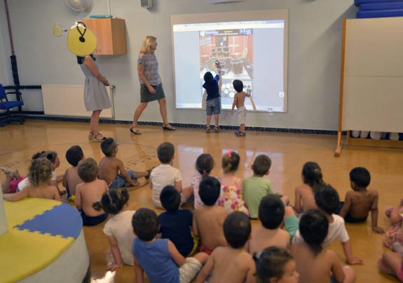 Educación ofrecerá a 69 familias sin plaza escolar elegir vacantes de cualquier zona