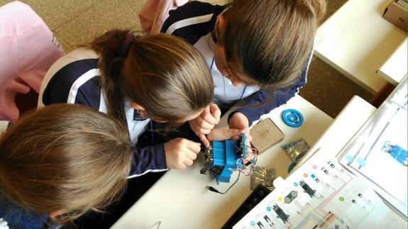 El CEU, sede del I Concurso de Robótica para niños