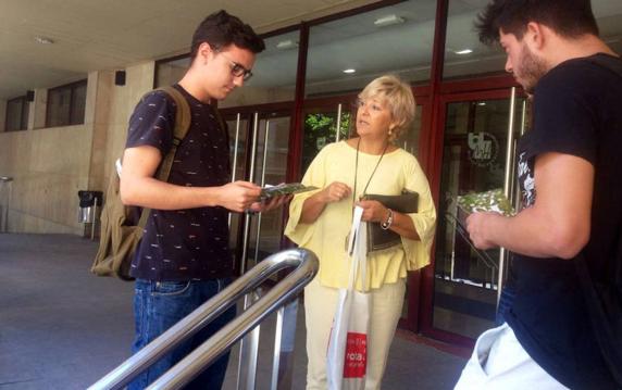 A la valenciana presenta su proyecto económico y Antonia Moreno se reúne con estudiantes en Las Salesas