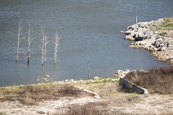 La sequía deja los embalses a su nivel más bajo en ocho años a las puertas del verano