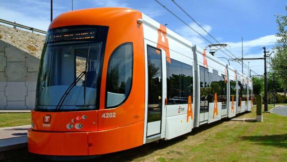 El TRAM oferta más de 2.300 convoyes con 1,1 millones de plazas para cubrir la demanda de Fogueres