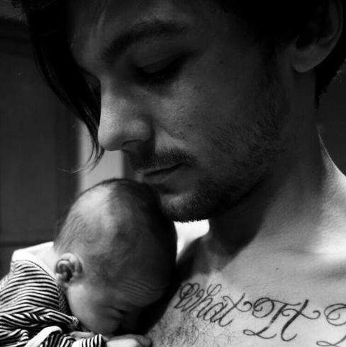 Louis Tomlinson, de One Direction, celebra el día del padre