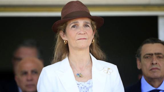 La Infanta Elena estalla contra la prensa: «¡Iros a la mierda!»