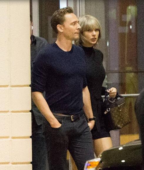 Tom Hiddleston no se esconde y habla de su chica por primera vez