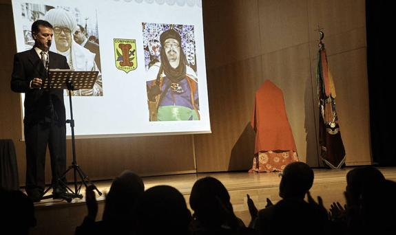 La figura de la Armengola centra la presentación de la revista de Moros y Cristianos