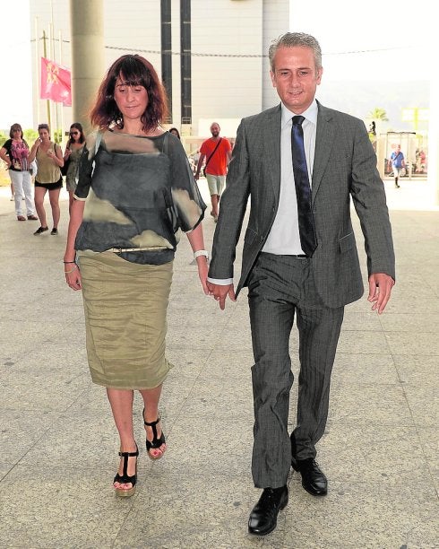 La tía Mere no podrá respaldar a Rosario