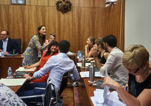 El PP dice que sin apoyo de los grupos se verá abocado a licitar la atención temprana