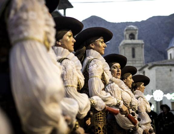 Los Moros y Cristianos inician la tramitación de Interés Turístico Local