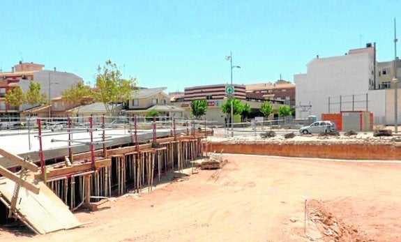 Dos nuevas pasarelas permitirán salvar la rambla a los peatones y vehículos