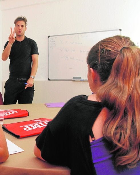 Casi 700 alumnos acuden a la ciudad a estudiar los cursos de inglés de la Menéndez Pelayo