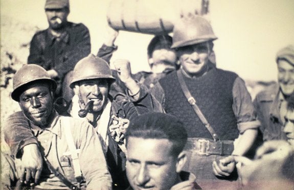 El primer negro que mandó a blancos