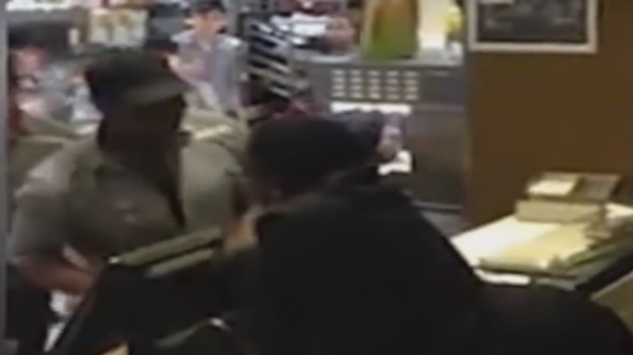 Dos mujeres protagonizan una violenta reyerta en 'McDonalds'