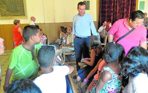 El tripartito ampliará las ayudas para traer a más niños saharauis