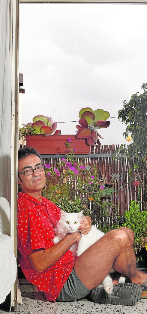 «No somos más importantes que un perro»