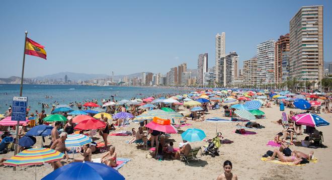 El turismo nacional se frena en el arranque de la temporada alta