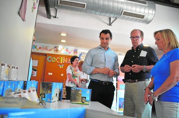 La Diputación apoyará a la asociación de Alzhéimer con el 'Salero Solidario'