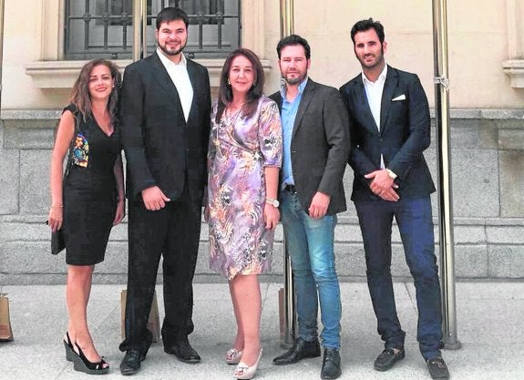 «No debemos formar cordones sanitarios como los que ha sufrido el PP antes»