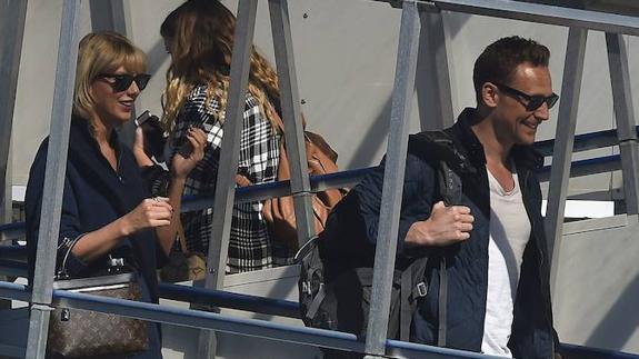 Tom Hiddleston no cree que su romance con Taylor Swift vaya a afectar a su carrera