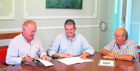 La Diputación aporta una subvención a la Asociación Alcachofa Vega Baja