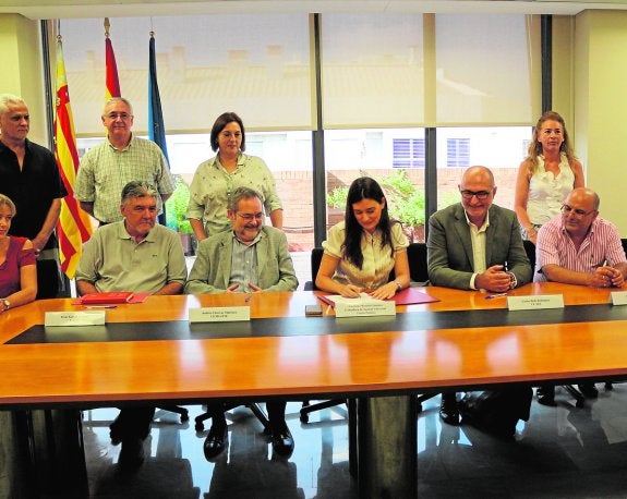 Sanidad sacará 3.600 plazas hasta 2019 para reducir la temporalidad