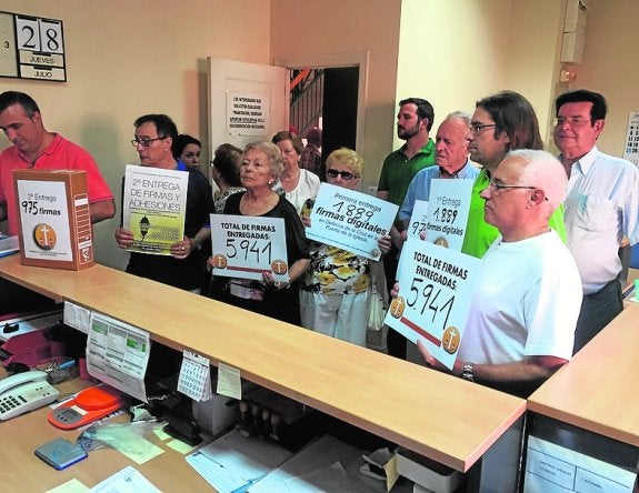 El colectivo en favor de la Cruz de los Caídos ya suma 6.000 adhesiones