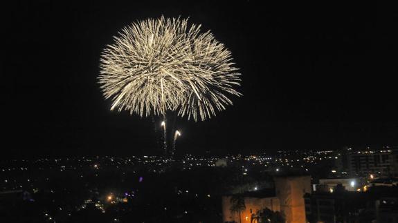 La Nit de l'Albà iluminará el cielo con 64.000 cohetes y casi 400 palmeras