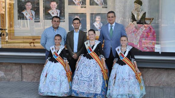 El Corte Inglés recibe la visita de la Reina Infantil 2016, Marina Bonmatí