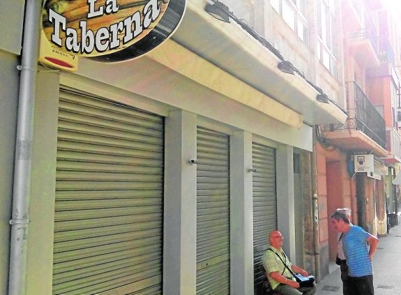 Detenida por apuñalar a su pareja tras discutir con él en el bar de ambos en Orihuela