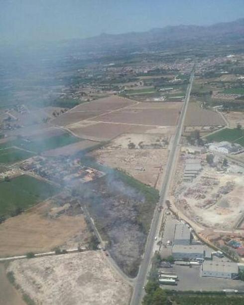 Dos incendios leves en Catral y Gorga dan el susto