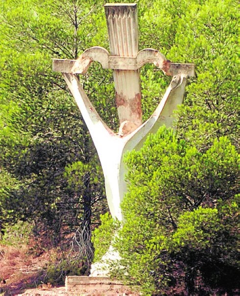 Cambiemos pide la retirada de un monumento franquista